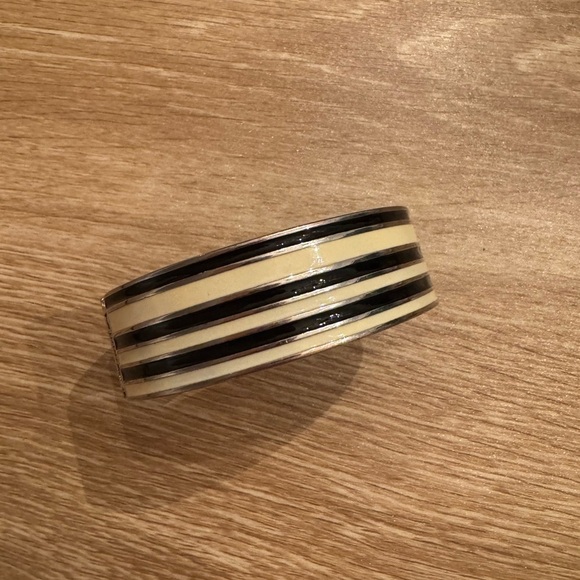 Jewelry - cream and black striped Hinged Bangle Bracelet vintage